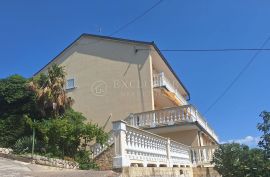 CRIKVENICA - APARTMANSKA VILA S PANORAMSKIM POGLEDOM NA MORE, Crikvenica, Maison