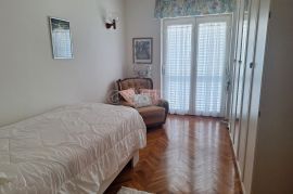 CRIKVENICA - APARTMANSKA VILA S PANORAMSKIM POGLEDOM NA MORE, Crikvenica, Maison