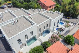 OPATIJA, LOVRAN - Ekskluzivan dvoetažni stan s privatnim bazenom samo 150 metara od plaže, novogradnja, Lovran, Apartamento