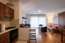 Apartman 350m od plaže, dvosoban, Pula, Pula, Appartamento