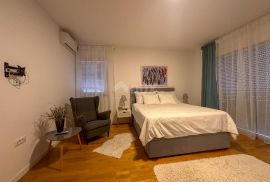 OPATIJA, MATULJI - stan na drugom katu moderne novogradnje s bazenom i panoramskim pogledom, Matulji, Appartement