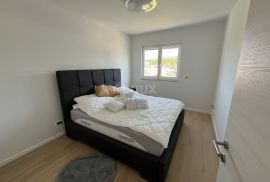 RIJEKA, MARTINKOVAC- 2S+DB u novogradnji s dva parkirna mjesta u garaži, Rijeka, Flat