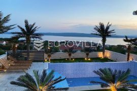 Selce, Crikvenica, izuzetna luksuzna vila  NKP 400 m2 s bazenom i pogledom na more, Crikvenica, Kuća