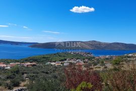 DALMACIJA, TROGIR - Građevinsko zemljište s pogledom na more, Trogir, Terrain