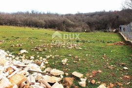 ISTRA, VIŠNJAN - Građevinsko zemljište zadnje u građevinskom području mirnog naselja, Višnjan, Terreno