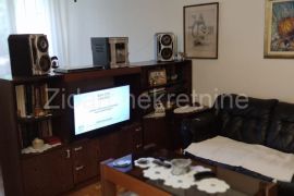 Blok 70, četvorospratnice pored Save, 96m2, uknjižen, Novi Beograd, Kвартира