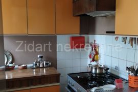 Blok 70, četvorospratnice pored Save, 96m2, uknjižen, Novi Beograd, Kвартира