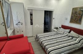 OPATIJA, CENTAR - uređen apartman, velika terasa!!, Opatija, Flat