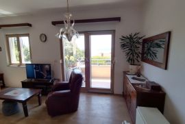 OPATIJA-IKA!!!APARTMAN NA LIJEPOJ MIRNOJ LOKACIJI!!!POGLED NA MORE!!!, Opatija - Okolica, Wohnung