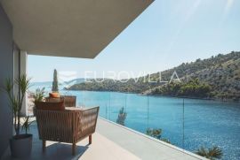 Vinišće, prvi red do mora, zemljište s građevinskom dozvolom 605 m2, Marina, أرض