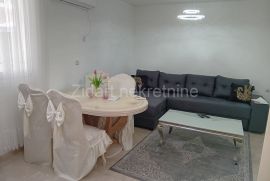 Ledine, dve kuće, 400m2, plac 6ari, Novi Beograd, Haus