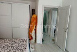 Ledine, dve kuće, 400m2, plac 6ari, Novi Beograd, Haus