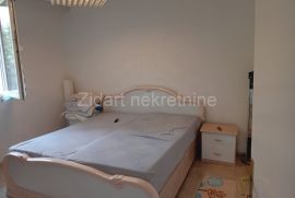 Ledine, dve kuće, 400m2, plac 6ari, Novi Beograd, Haus