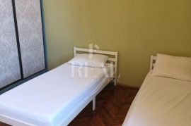 Pula duplex kuća 80m2 sa poslovnim prostorom 54m2!, Pula, Casa