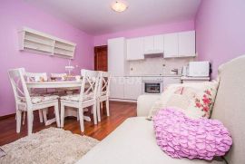 CRIKVENICA - luksuzna kuća s pet apartmana, Crikvenica, Дом