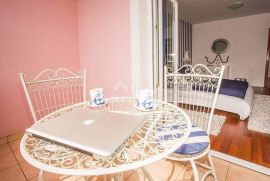 CRIKVENICA - luksuzna kuća s pet apartmana, Crikvenica, Дом