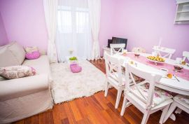 CRIKVENICA - luksuzna kuća s pet apartmana, Crikvenica, Дом