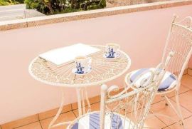 CRIKVENICA - luksuzna kuća s pet apartmana, Crikvenica, Дом