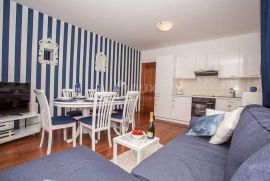 CRIKVENICA - luksuzna kuća s pet apartmana, Crikvenica, Дом