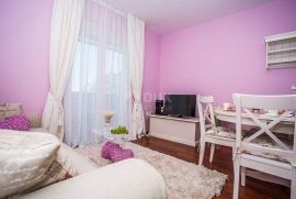 CRIKVENICA - luksuzna kuća s pet apartmana, Crikvenica, Дом