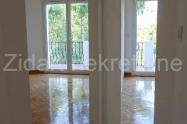 Topola, Donja Šatornja, dve kuće 226m2+144m2, plac 24ara, Maison