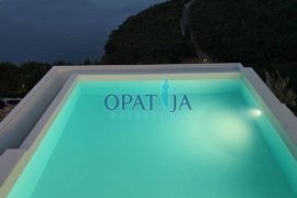 Opatija-Medveja luksuzna villa 93 m2 otvorenim pogledom na more, Lovran, Casa