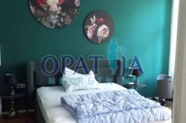 Opatija stan 3S+DB, 1.kat, 100 m2, 2.red od mora, Opatija, Kвартира