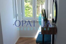 Opatija stan 3S+DB, 1.kat, 100 m2, 2.red od mora, Opatija, Kвартира