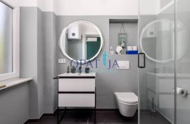 Opatija stan 3S+DB, 1.kat, 100 m2, 2.red od mora, Opatija, Kвартира