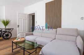 Opatija stan 3S+DB, 1.kat, 100 m2, 2.red od mora, Opatija, Kвартира