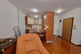 Ičići, stan s tri balkona i garažom, Opatija - Okolica, Appartment