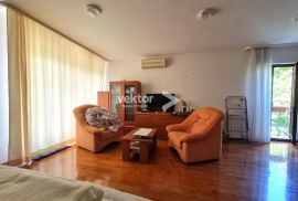 Ičići, stan s tri balkona i garažom, Opatija - Okolica, Appartment