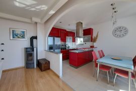 OPATIJA, IČIĆI - penthouse s panoramskim pogledom i okućnicom, Opatija - Okolica, شقة