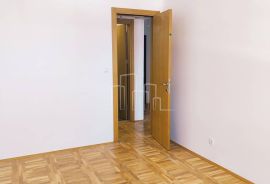 Komforan Trosoban stan 71m2 Istočno Sarajevo najam, Istočno Novo Sarajevo, Appartement