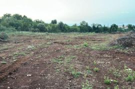 Građevinsko zemljište Prodaje se građevinsko zemljište, 4300m2 u industrijsko-poslovnoj zoni Šišan., Ližnjan, Terrain