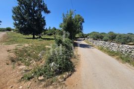 Sv.Anton građevinsko zemljište 1364 m2 za 2.kuće sa bazenom, Malinska-Dubašnica, Γη