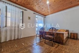 Istra, Novigrad, stan 78m2 u starogratskoj jezgri za adaptaciju, Novigrad, Wohnung