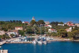 OTOK MOLAT - Simpatična kuća u blizini mora u srcu mjesta Molat, Zadar - Okolica, Ev