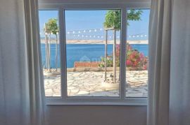 OTOK PAG, NOVALJA - Apartman 2. red od mora!, Novalja, Kвартира