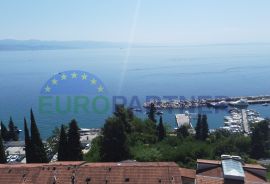 Trosoban stan s panoramskim  pogledom na more ,50m od plaže, Opatija okolica, Opatija, شقة