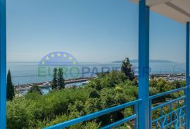 Trosoban stan s panoramskim  pogledom na more ,50m od plaže, Opatija okolica, Opatija, شقة