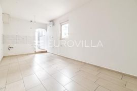 Zagreb, Savska dvije garsonjere 28m2 i 23 m2, Zagreb, Appartment