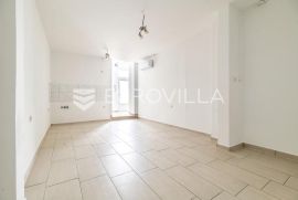 Zagreb, Savska dvije garsonjere 28m2 i 23 m2, Zagreb, Appartment