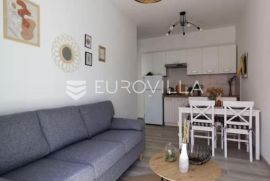 Istra, Pula, predivan stan u prizemlju s vrtom, NKP 40,61 m2, Pula, Apartamento