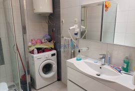 Stan 2S+DB u zgradi s bazenom!, Tar-Vabriga, Appartment