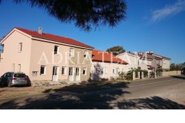 DVIJE APARTMANSKE KUĆE NA PRODAJU, OTOK RAB – BARBAT, Rab, Ev