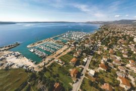 Kaštel Gomilica građevinsko M1 3200 m2 prvi red do mora, Kaštela, Terrain