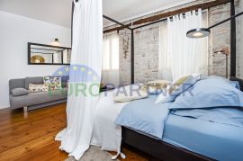 Istra, Rovinj, tri luksuzna apartmana prvi red do mora, Rovinj, Flat