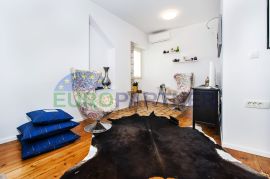 Istra, Rovinj, tri luksuzna apartmana prvi red do mora, Rovinj, Flat