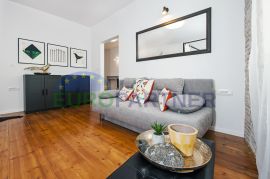 Istra, Rovinj, tri luksuzna apartmana prvi red do mora, Rovinj, Flat